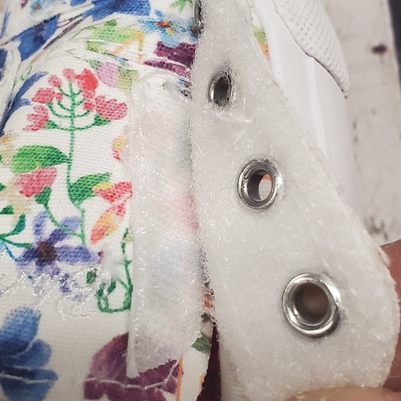 Blowfish Malibu Kids Play-T Off-White Azra Print Canvas Shoes - Size 8 - Picture 3 of 10